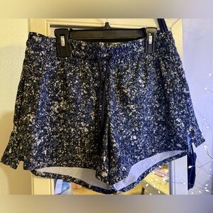 Athleta Athletic Shorts 🖤🤍